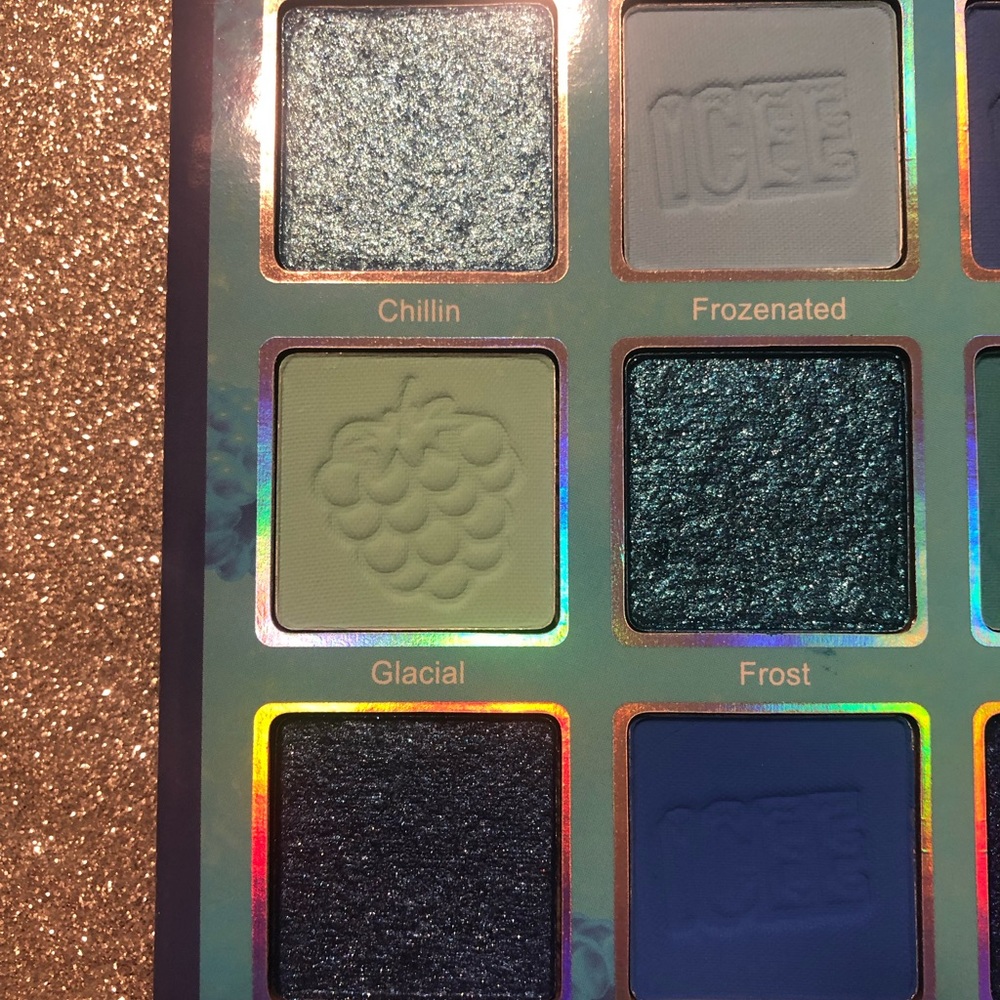 BNIB! Glamlite ICEE Blue Raspberry Eyeshadow Palette π¨ πππ - Picture 3 of 7